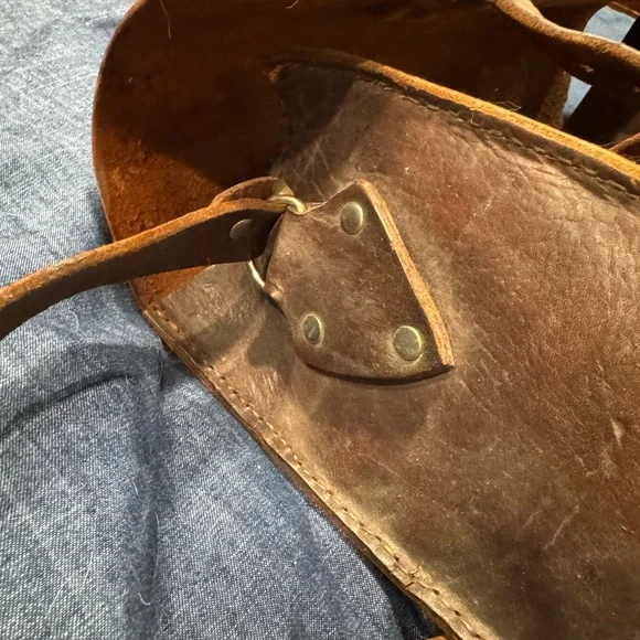 Brown Vintage Leather Briefcase with Adjustable Strap and Buckle Closure - Picture 10 of 14
